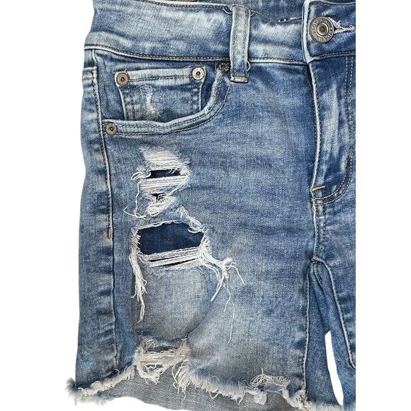 American Eagle Stretch Midi Jean Shorts Blue Denim Low-Rise Distressed Size 2 - Picture 3 of 8